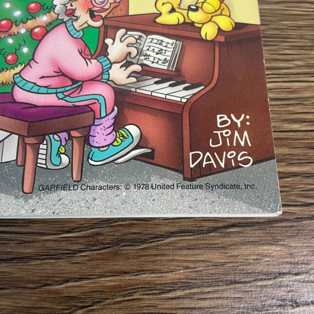 Vintage 1987 A Garfield Christmas Comic Book by Jim Davis Paperback - Picture 2 of 9
